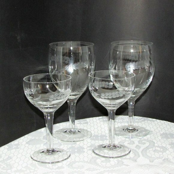 4 Vintage Cut Crystal Goblets Wine Sherry Glasses 2 Sizes Mid-century Glassware - Picture 1 of 6
